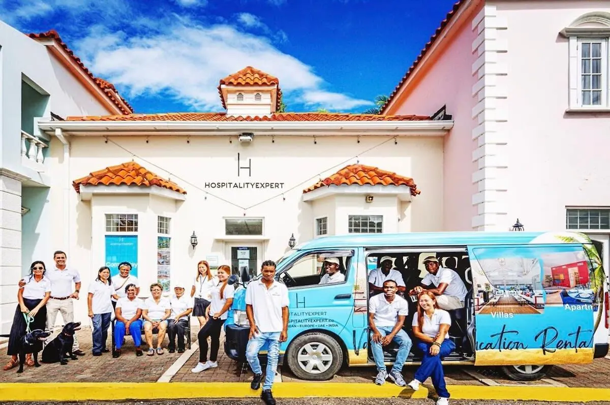 Hospitality Expert Bts 3 - Pool Beach & Bar Montego Bay