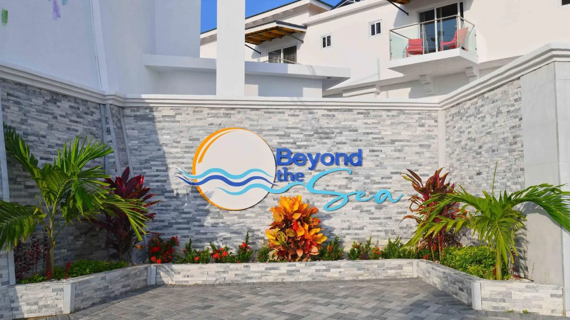 Hospitality Expert Bts 3 - Pool Beach & Bar Montego Bay Inn