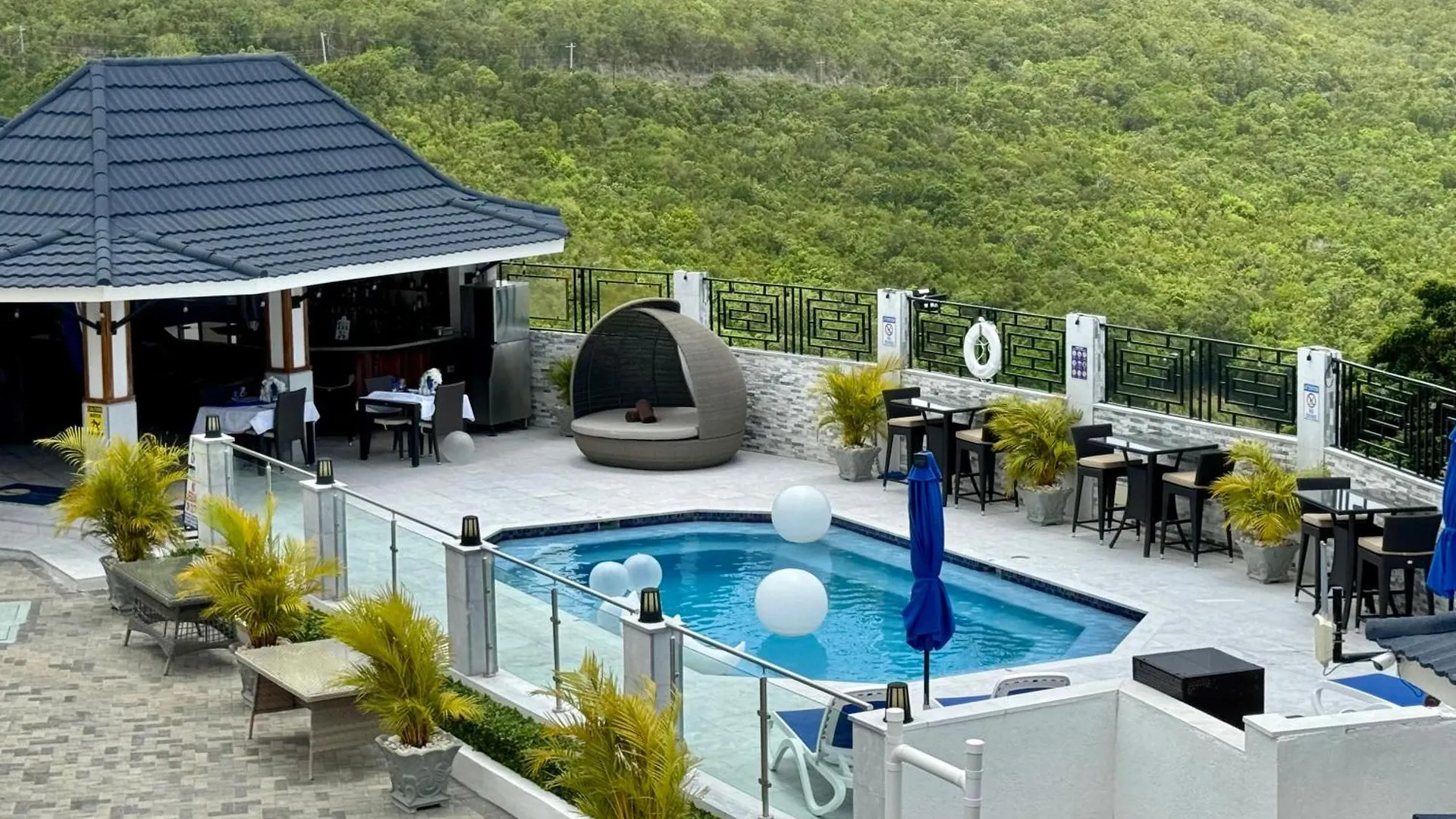 Inn Hospitality Expert Bts 3 - Pool Beach & Bar Montego Bay Jamaica