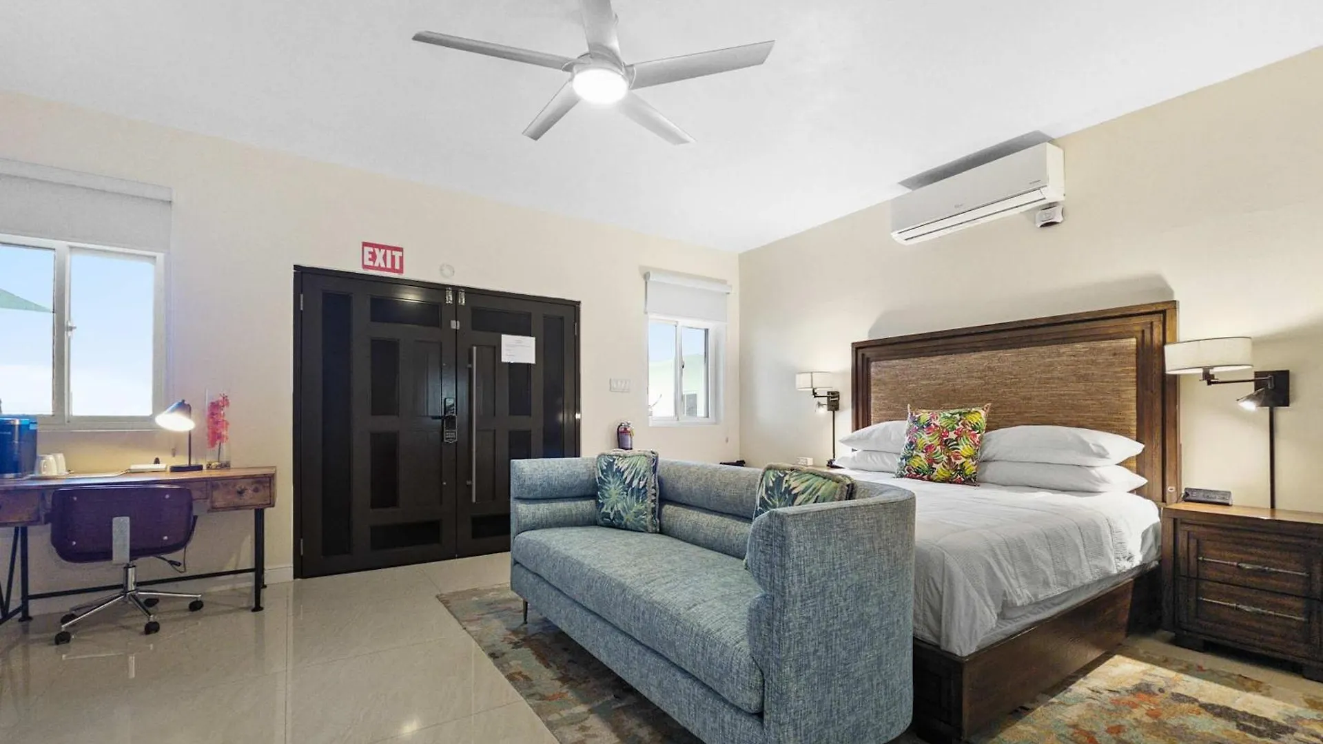 Hospitality Expert Bts 3 - Pool Beach & Bar Montego Bay 0*,