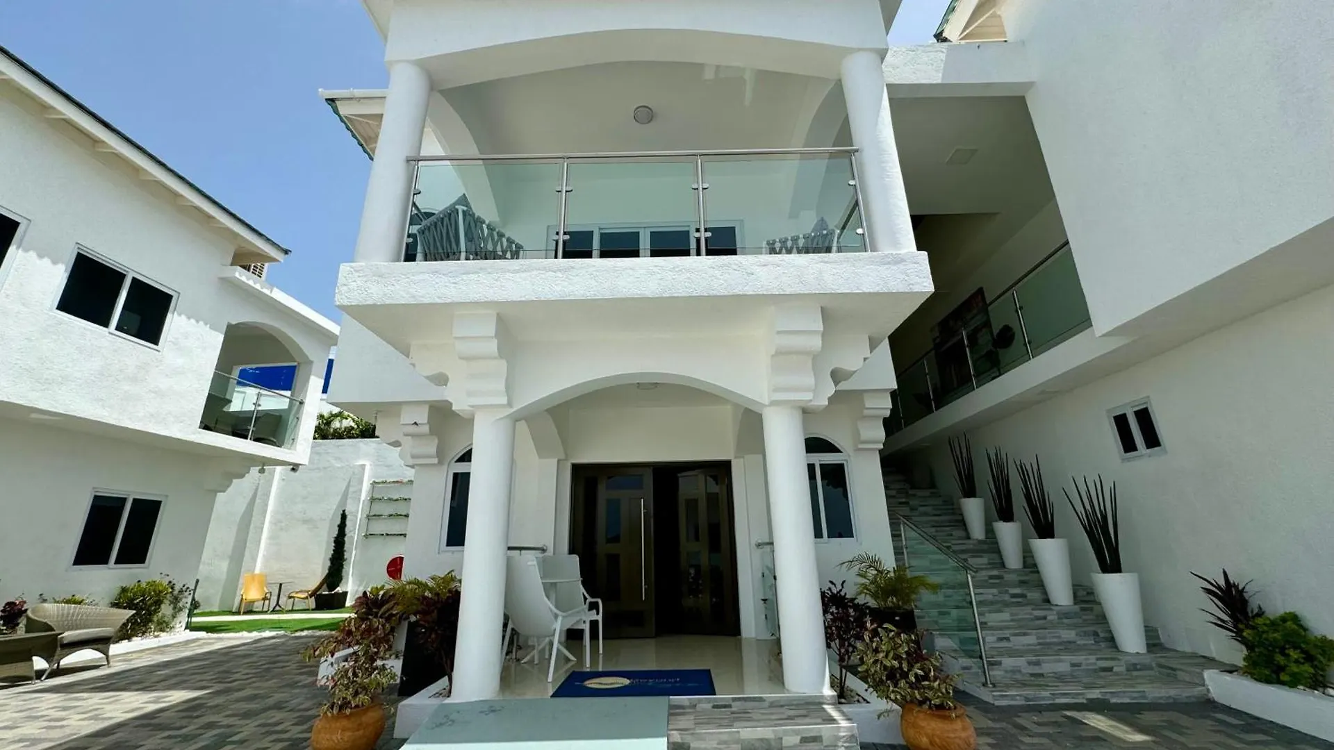 Penzion Hospitality Expert Bts 3 - Pool Beach & Bar Montego Bay