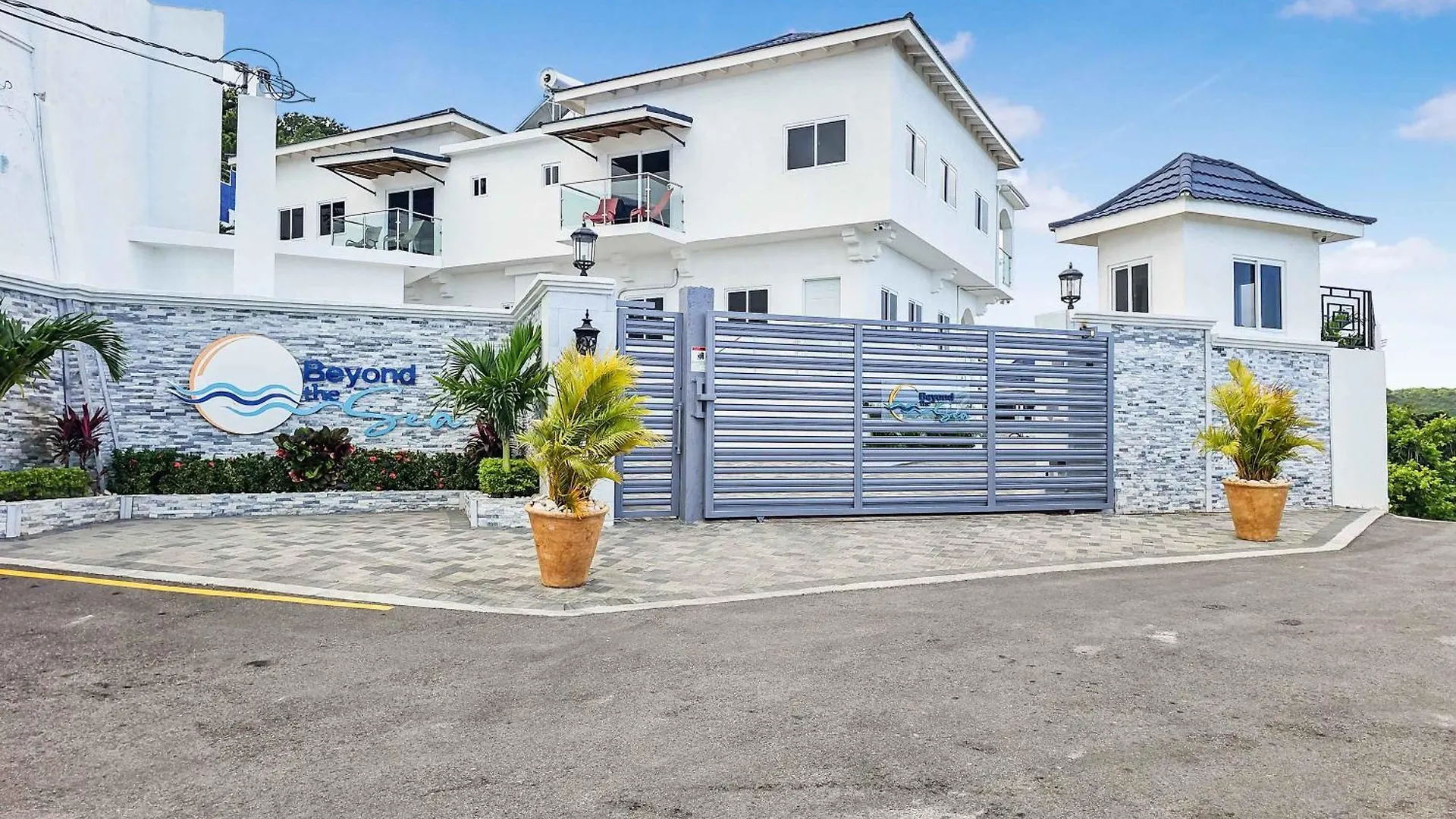 Hospitality Expert Bts 3 - Pool Beach & Bar Montego Bay Penzion