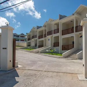 Holiday home Luxury 2br Facing W/pool #3, Montego Bay